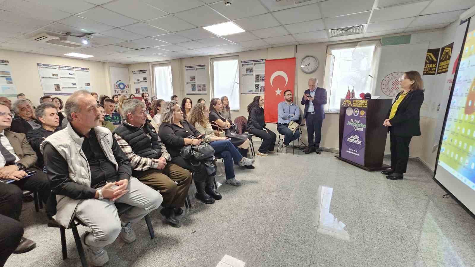 Zonguldak’ta hala en yaygın mesleki akciğer hastalıklarından olan pnömokonyoz masaya yatırıldı
