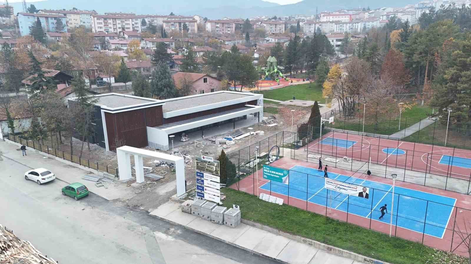 Karabük Belediyesi 5000 evler sosyal tesisleri’nde çalışmalar hız kesmiyor
