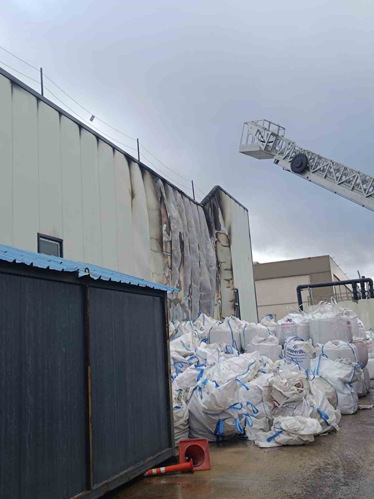 Bolu’da fabrika yangını büyümeden söndürüldü