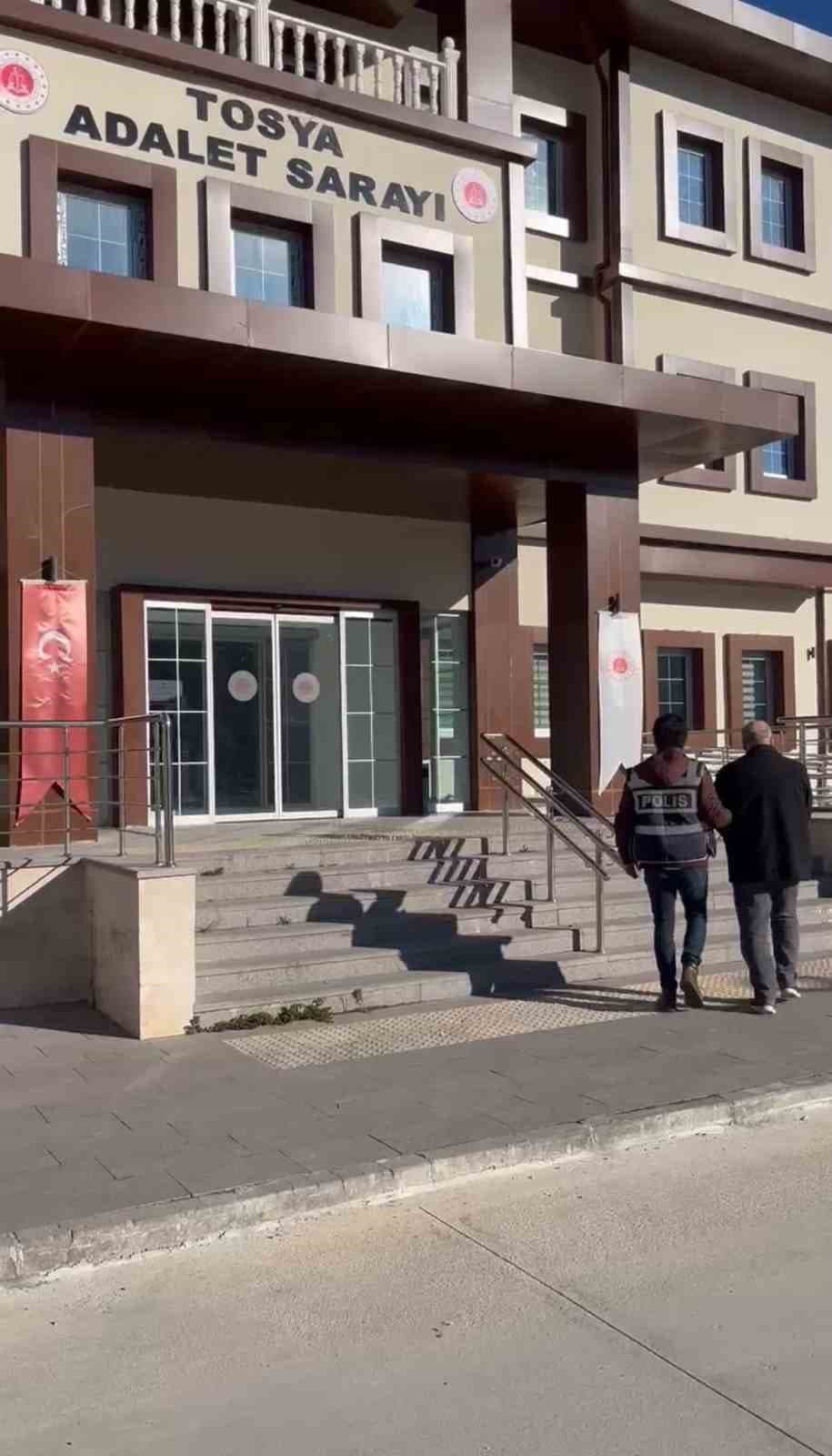 Kastamonu’da firari şahsı polis yakaladı