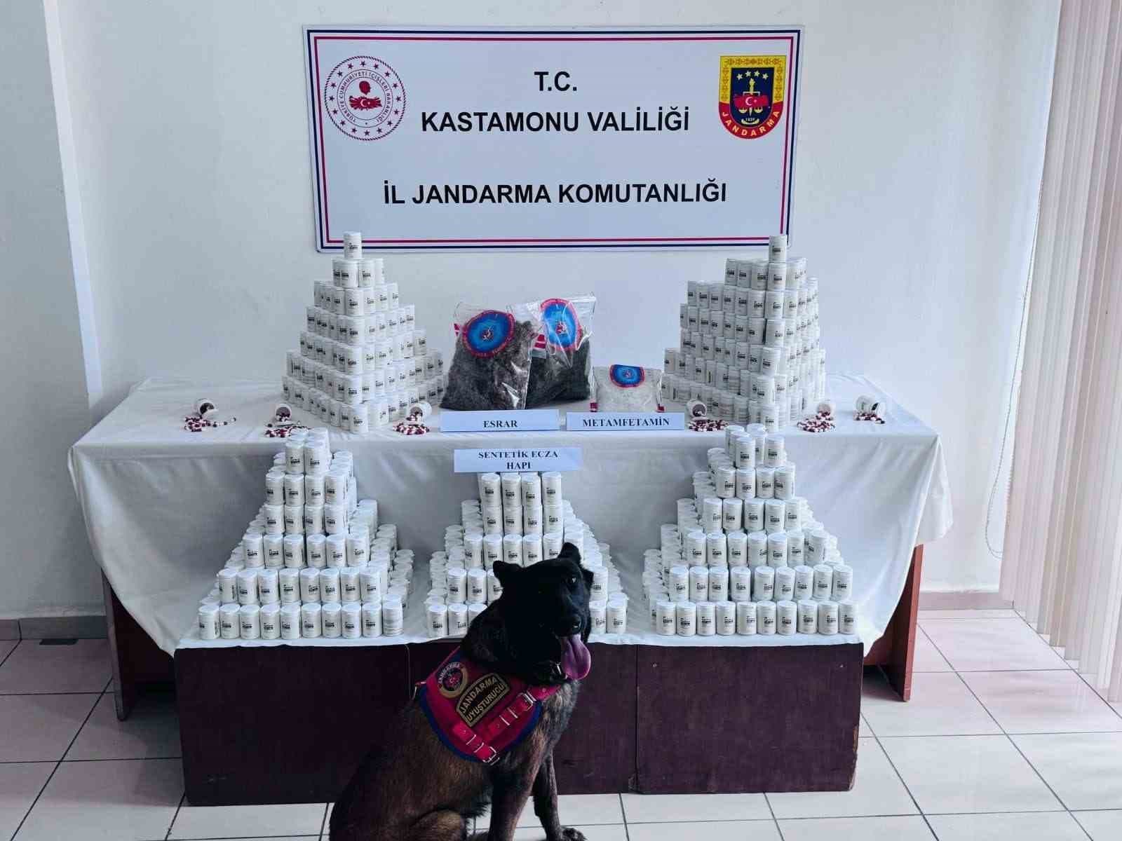 Kastamonu’da binlerce hap ve uyuşturucuyla yakalanan şahsın yargılanmasına başlandı