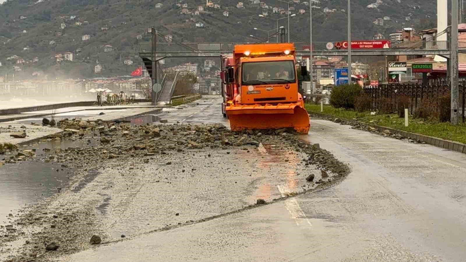 Rize’de fırtına