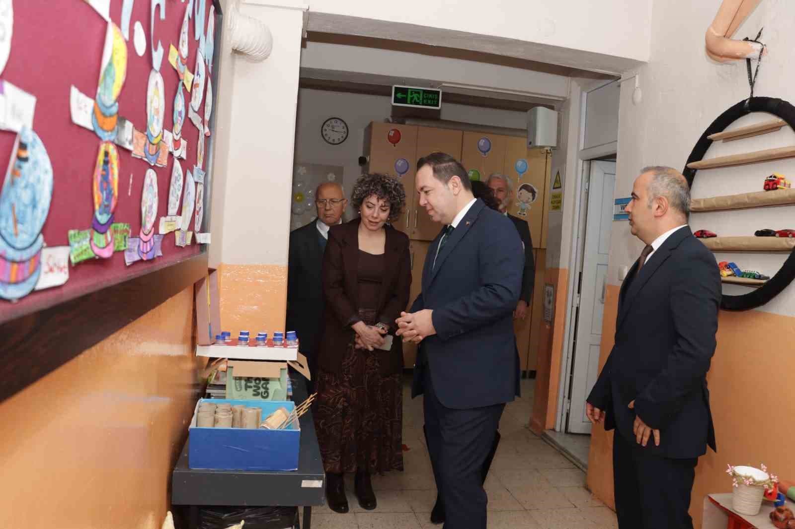 Minik öğrenciler su verimliliği ve sıfır atık projelerini sergiledi