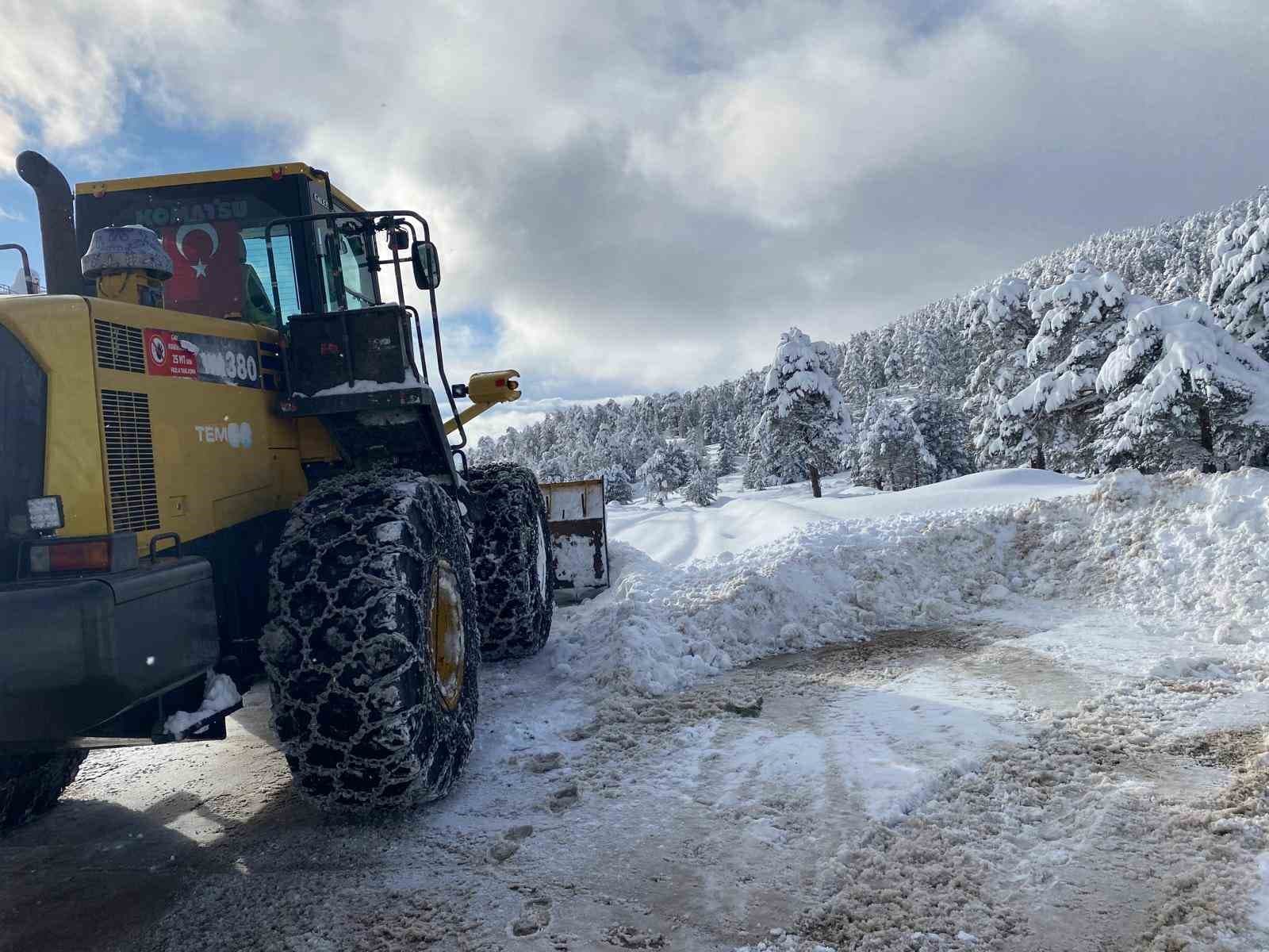 Kastamonu’da kar sebebiyle 611 köye ulaşım sağlanamıyor