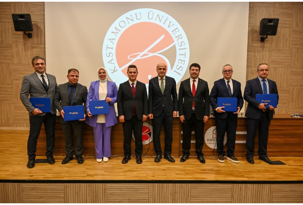 Kastamonu Üniversitesi’ndeki programlara MEDEK akreditasyon belgeleri verildi