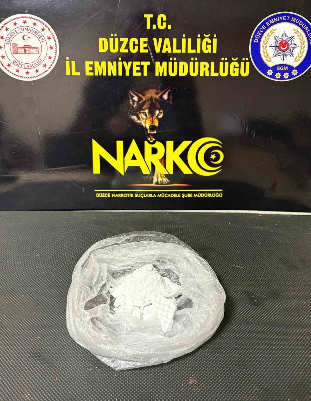 Düzce’de zehir tacirleri suçüstü yakalandı