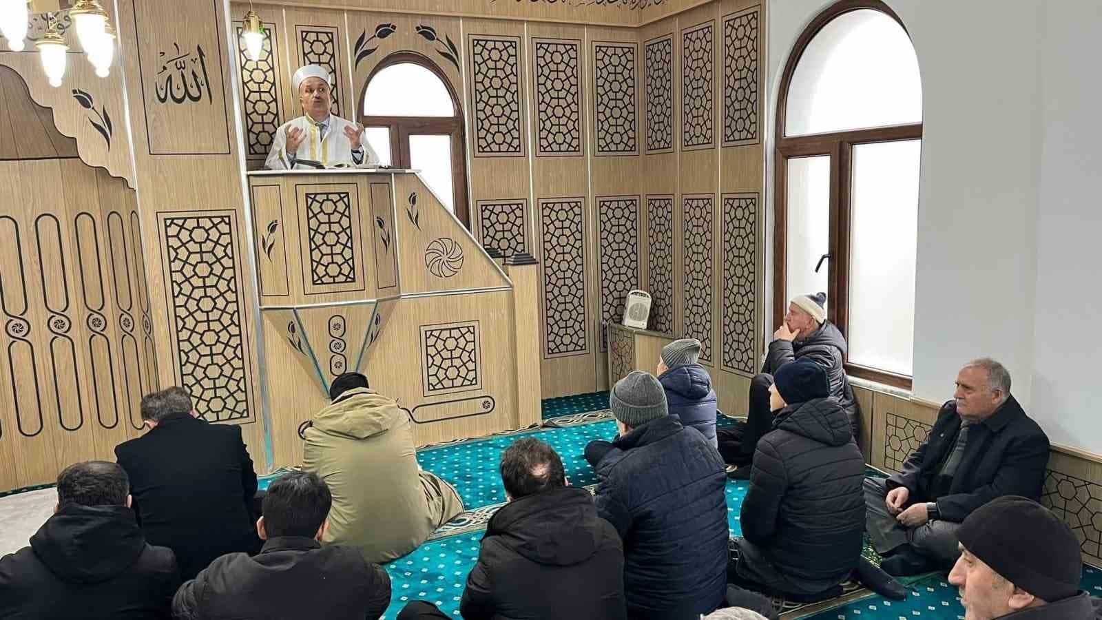 Hayırsever iş insanı babası adına cami yaptırdı