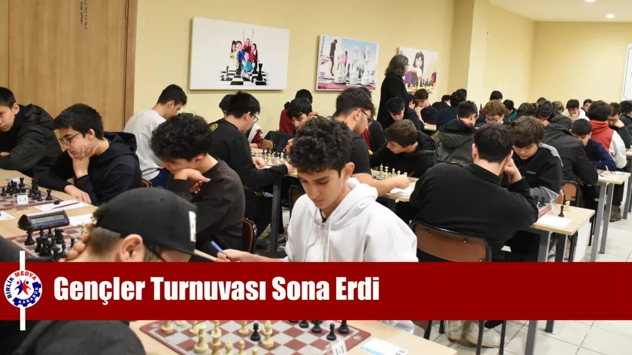 Karabük'te gençler satranç turnuvası sona erdi