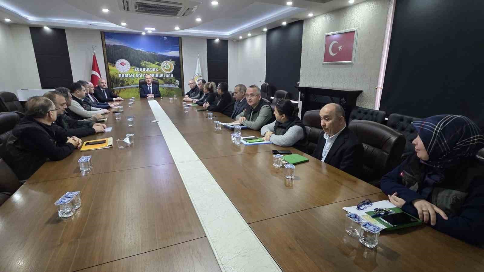 Halil Oflu yönetim kadrosuyla ilk toplantısını gerçekleştirdi
