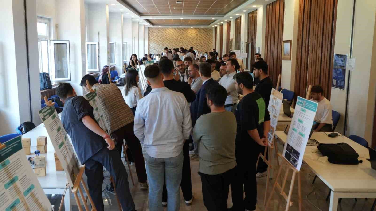 KBÜ Bilişim Teknolojileri MYO’da bitirme projeleri tanıtıldı