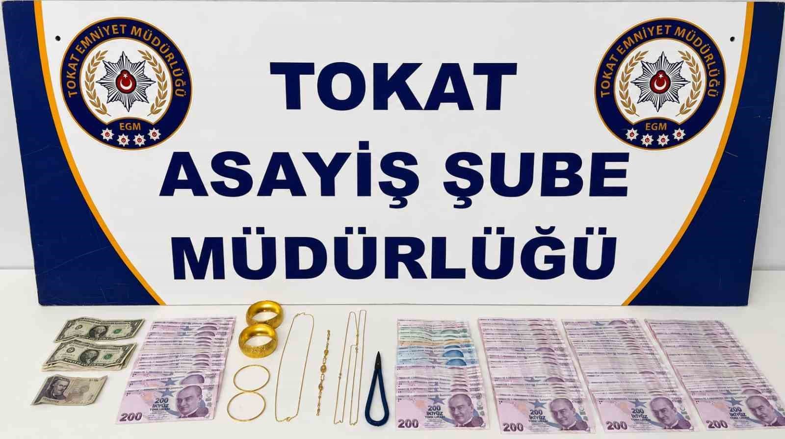 İstanbul’dan temin ettikleri sahte altınları Tokat’ta bozmak isterken yakalandılar