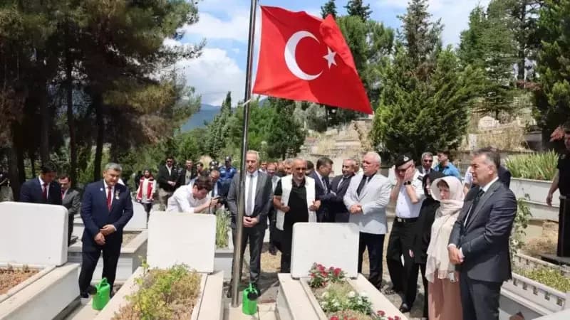 15 Temmuz Şehidinin ailesine anlamlı ziyaret