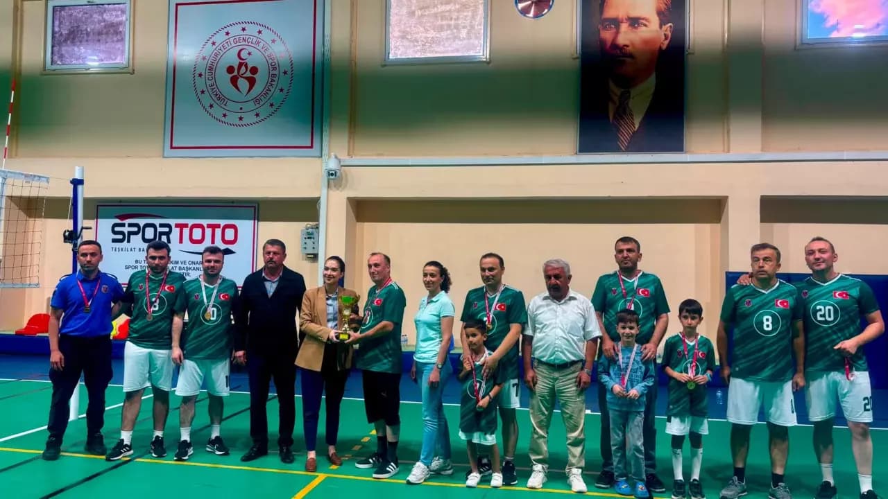 Voleybolun Şampiyonu Eskipazar Ceza İnfaz Kurumu oldu