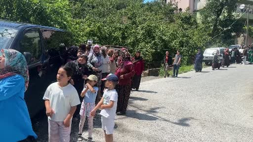 Alaplı’da asırlık düğün geleneği: Kadınlar davul zurna eşliğinde karşılanıyor