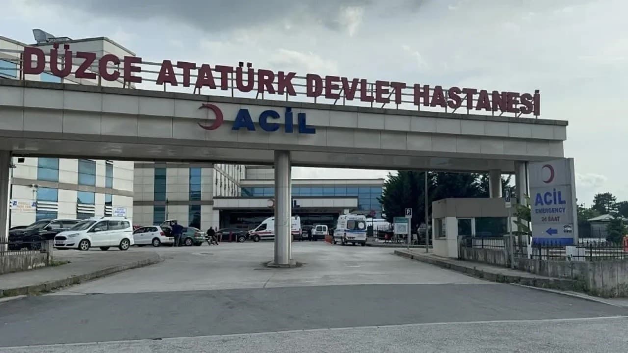 Otomobil kamyona arkadan çarptı: 1 yaralı