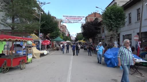 Türkiye’nin farklı şehirlerinden gelen usta ve sanatçılar, Kastamonu’da el emeği ürünlerini tanıttı