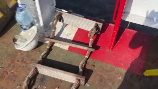 Dron saldırısında Türk mürettebatın yaralandığı gemi Samsun’a getirildi
