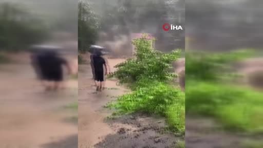 Giresun’da şiddetli yağış etkili oldu: Yollar dereye döndü, dereler taştı