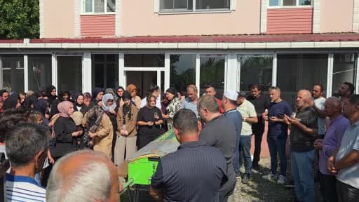 Kazada hayatını kaybeden 18 yaşındaki kız, son yolculuğuna uğurlandı