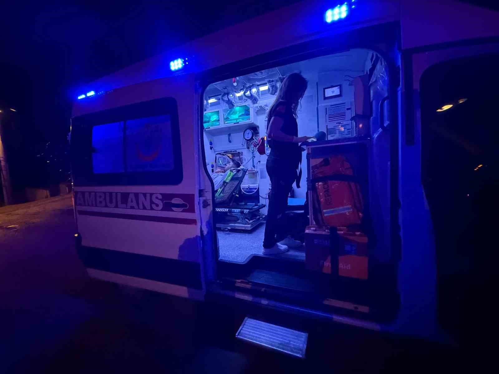 Asansör bir kat aşağıya kaydı, içindeki erkek şahıs korkudan bayıldı