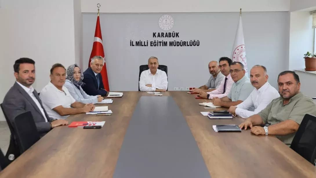 Okullarda zil çalmadan son hazırlıklar görüşüldü