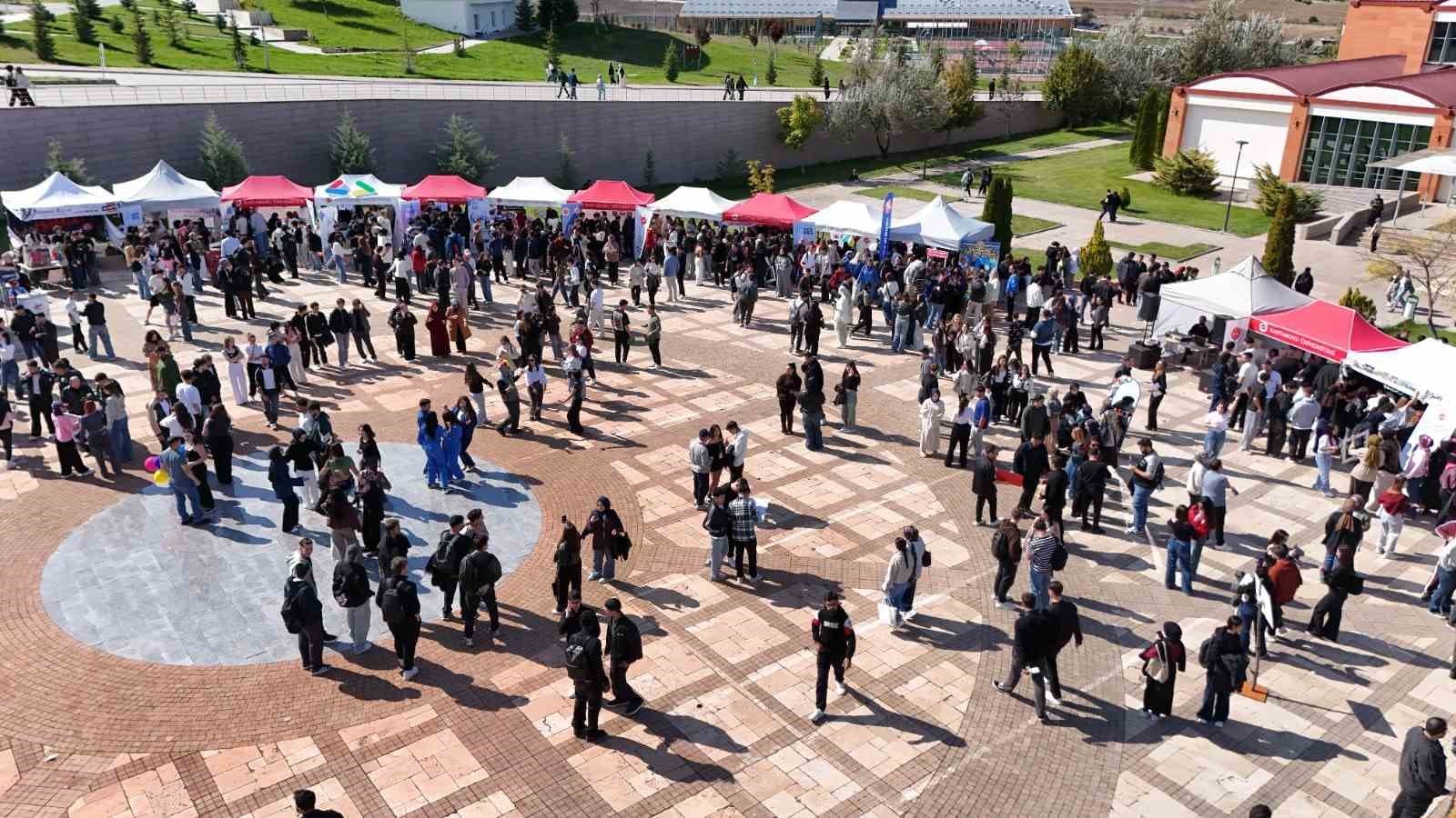Kastamonu Üniversitesi’nde "Öğrenci Toplulukları Tanıtım Günleri" devam ediyor