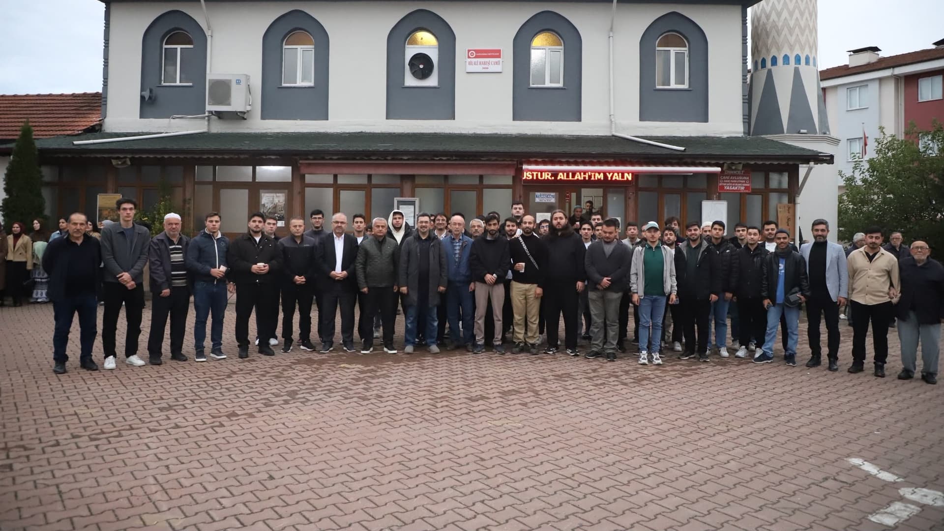 Gençler sabah namazında buluştu