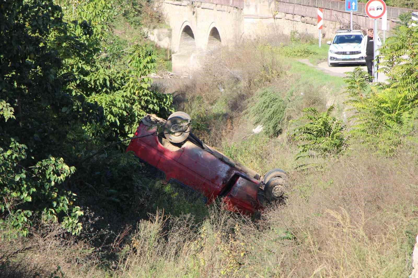 Amasya’da minibüs dereye uçtu: 9 yaralı