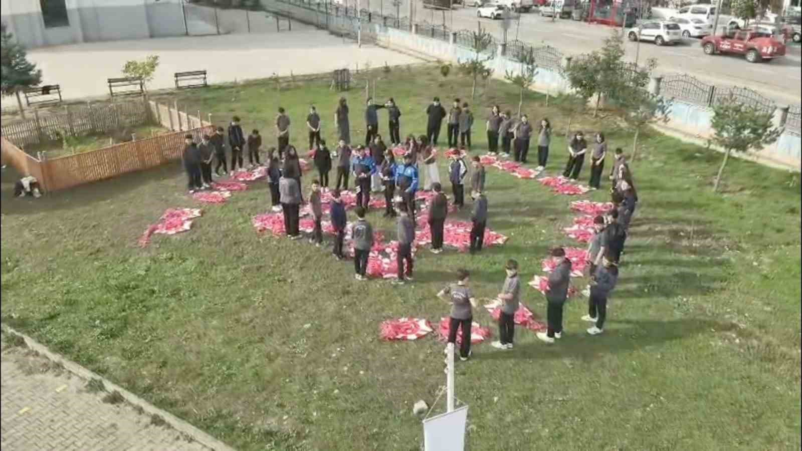 Bolu’da Cumhuriyet coşkusu gökyüzünde