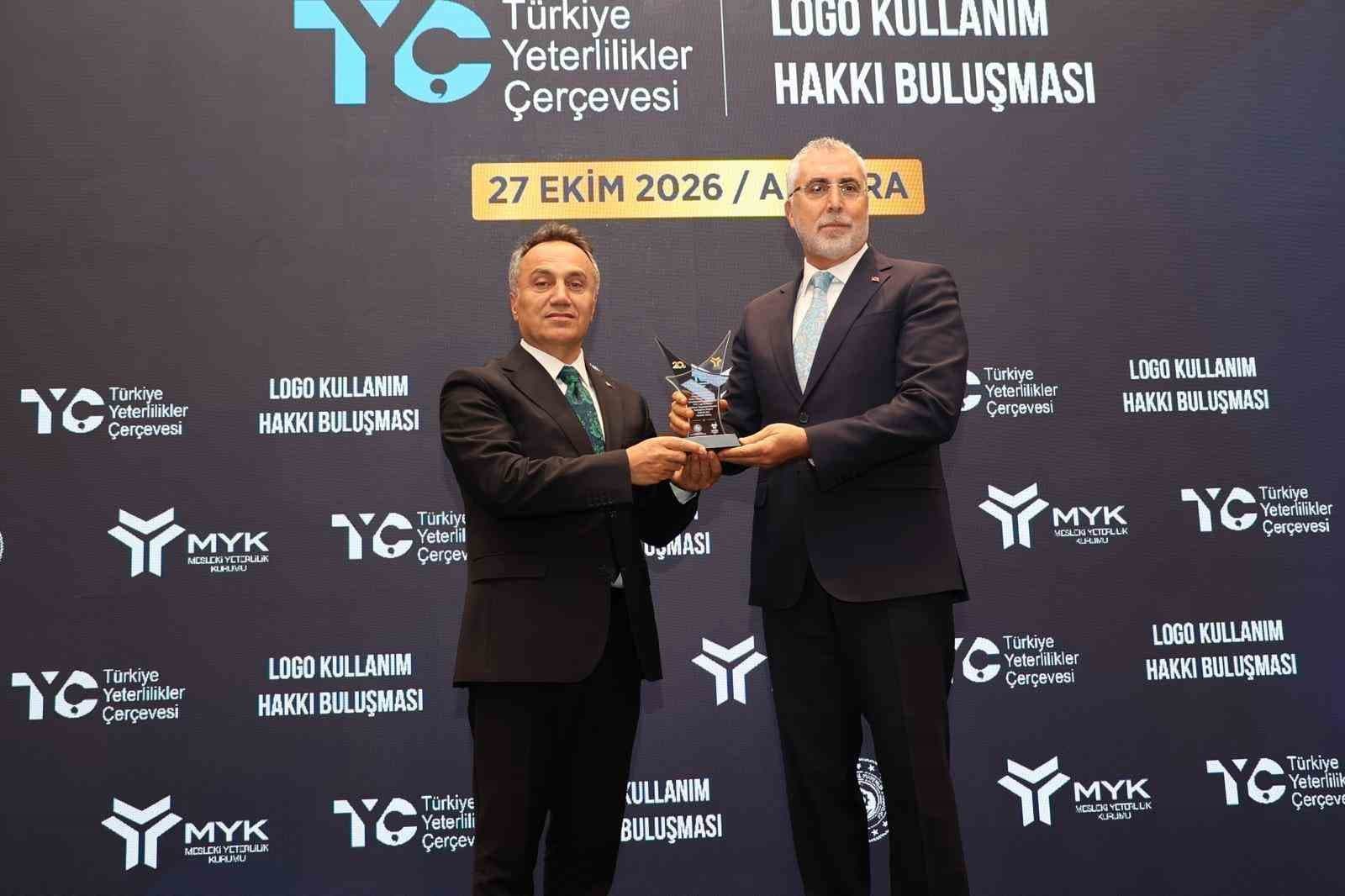 TOGÜ’den akreditasyonda çifte başarı