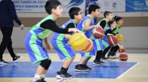TOFAŞ, genç yetenekleri keşfetmek için Samsun'da basketbol kampı düzenledi