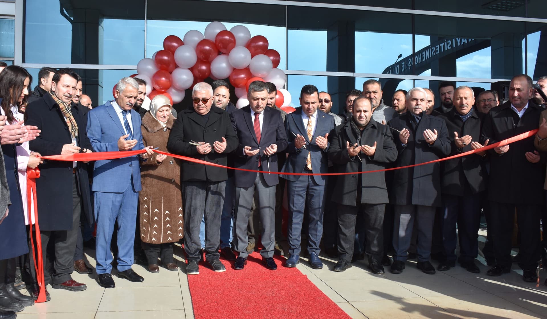 Gümüşhane Valisi Tanrısever, Kelkit'te tekstil fabrikasının açılışına katıldı