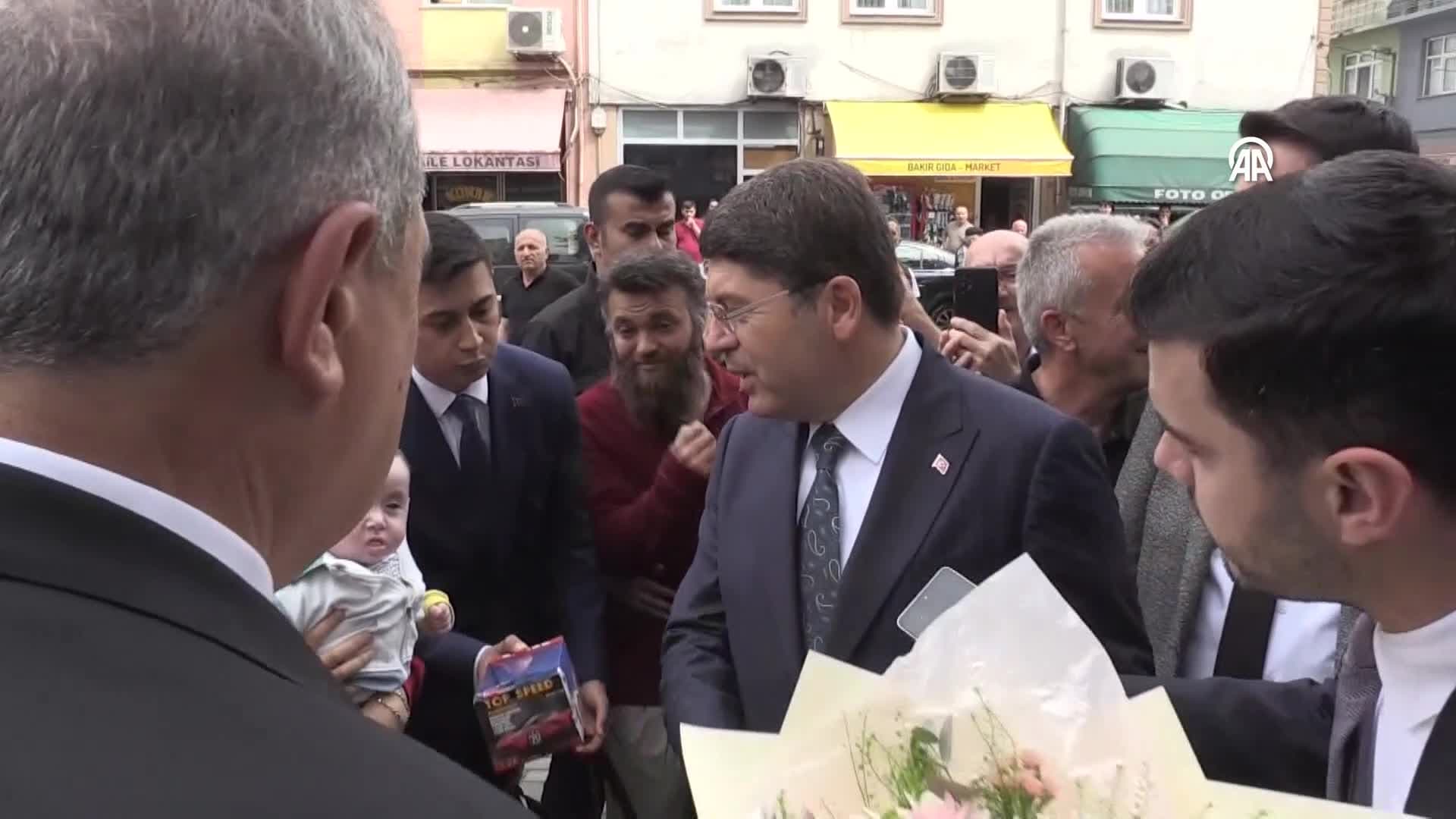 Adalet Bakanı Tunç, Ulus'ta vatandaşlara hitap etti: