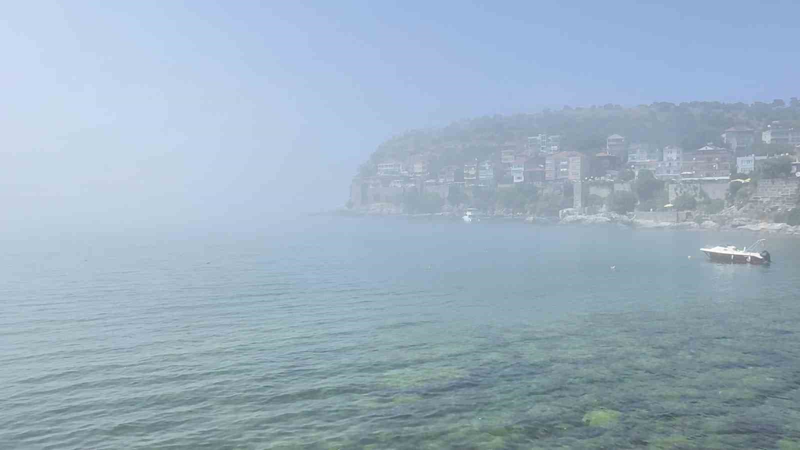Bartın’da sıcak hava Amasra’da sis
