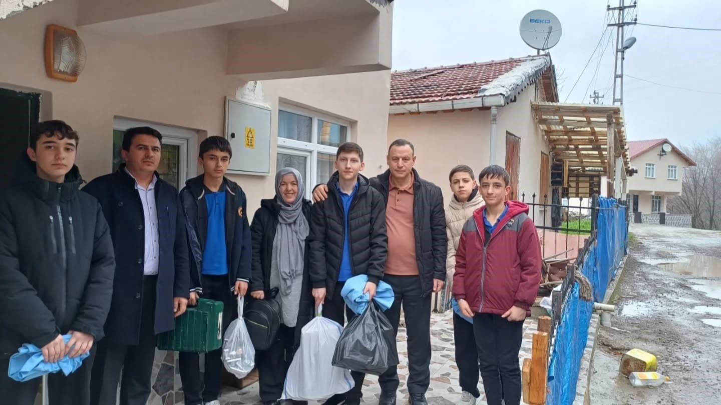 Meslek lisesi öğrencilerinden gönüllere dokunan davranış