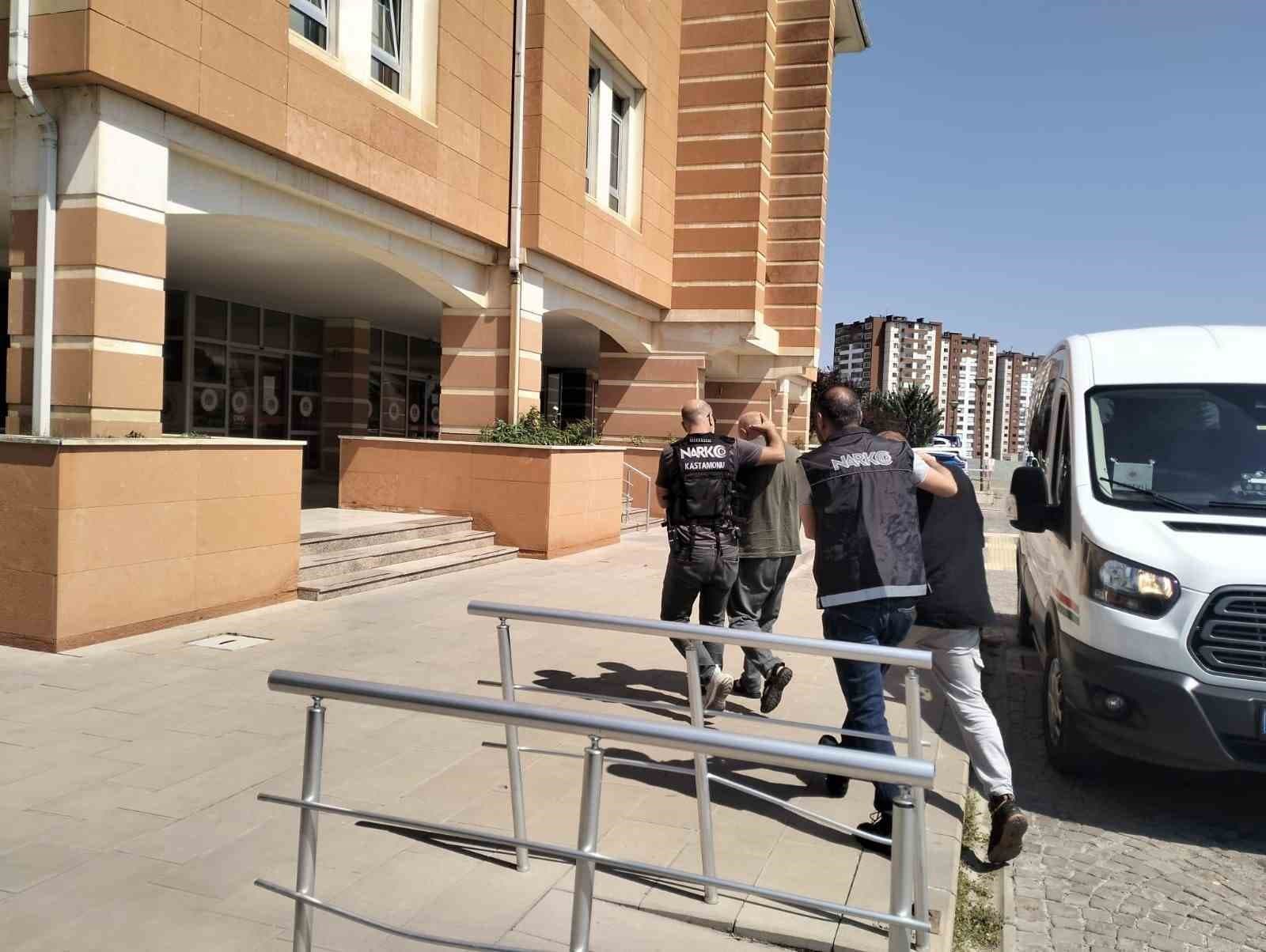 3 milyon TL değerindeki uyuşturucu ham maddesiyle yakalanan sanıklara 18’er yıl hapis cezası
