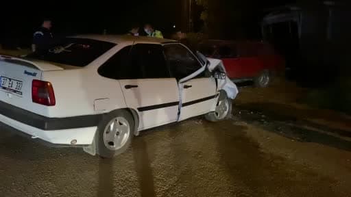 Kastamonu’da iki otomobil çarpıştı: 8 yaralı